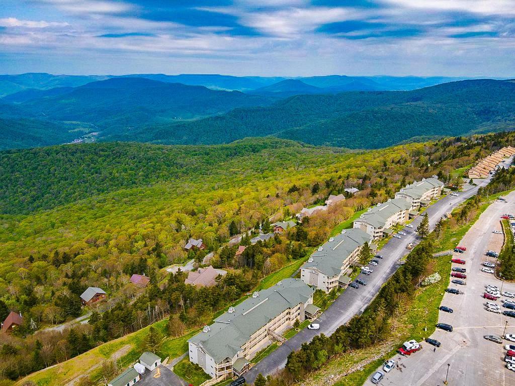 Remodeled Summit Condo At Snowshoe - Modern & Cozy 외부 사진