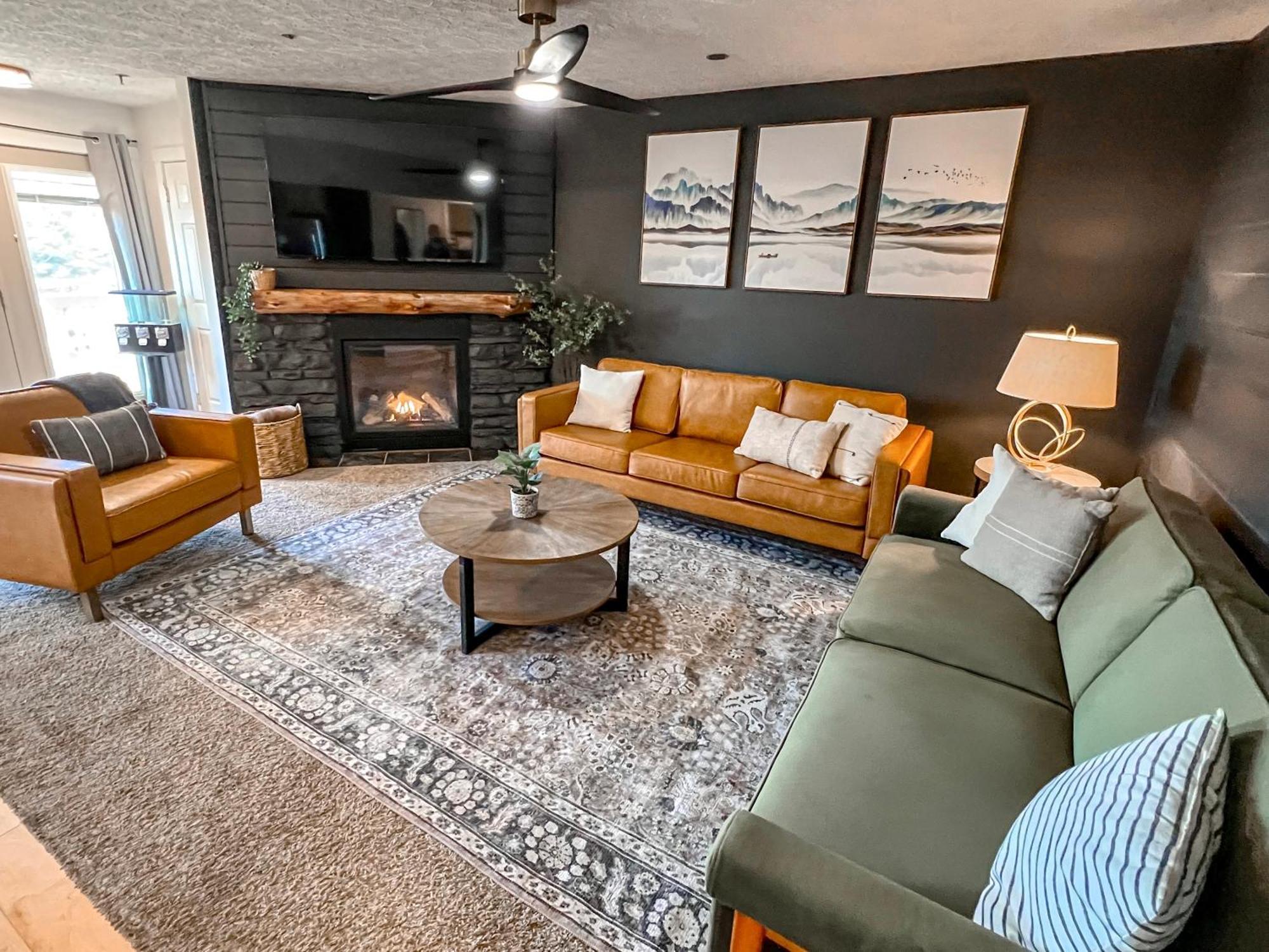 Remodeled Summit Condo At Snowshoe - Modern & Cozy 외부 사진
